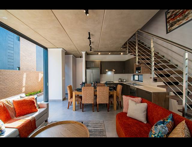 3 BEDROOM TOWNHOUSE FOR SALE IN MENLO PARK